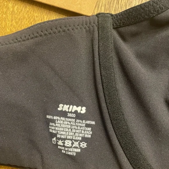 SKIMS Black Lace-Trim Bra 36DD - Picture 5 of 5